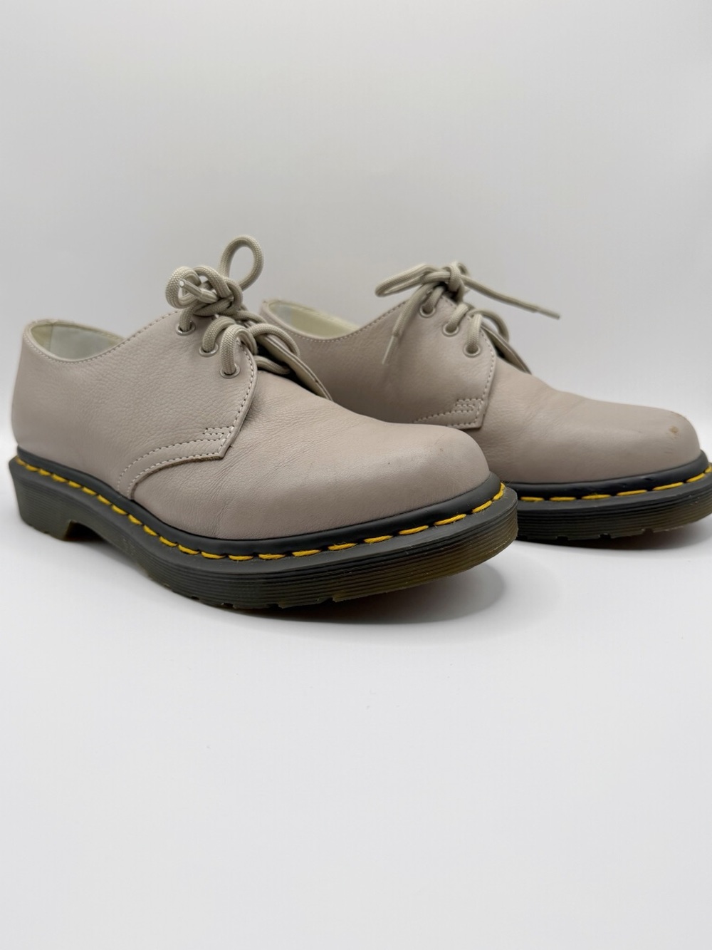 Dr. Martens 1461 Virginia Leather 3-Eye Oxfords Taupe Light Grey Shoes Docs